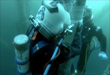 Onder water herstelling van leidingen