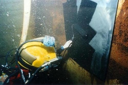 Underwater painting and conservation