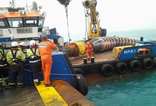 Salvage, repairs and monitoring of dredging pipes in Ghana